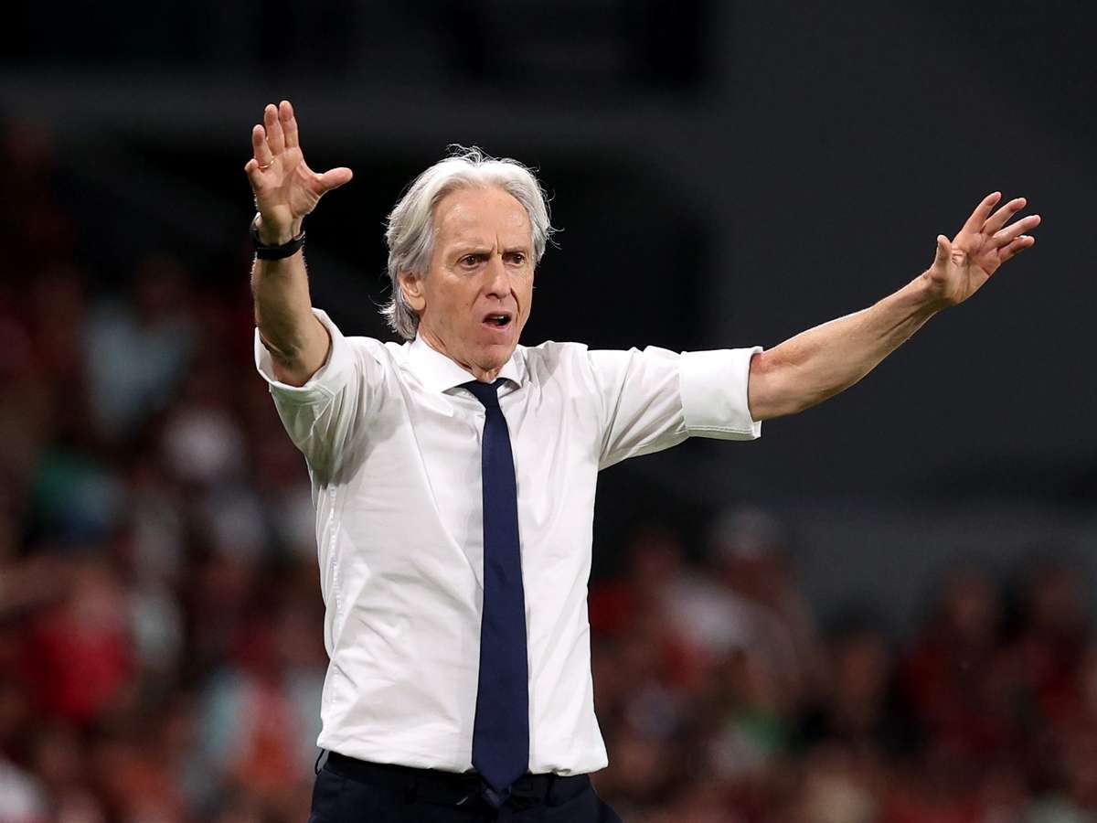 Jorge Jesus deve tomar atitude definitiva sobre atrito com Cristiano Ronaldo, diz jornalista