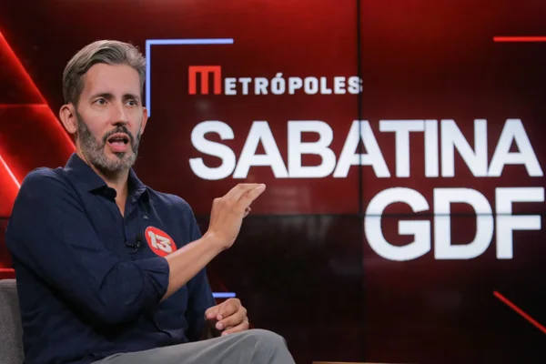 Celina e Grass apostam em motociata e carreata na véspera da do 1º turno