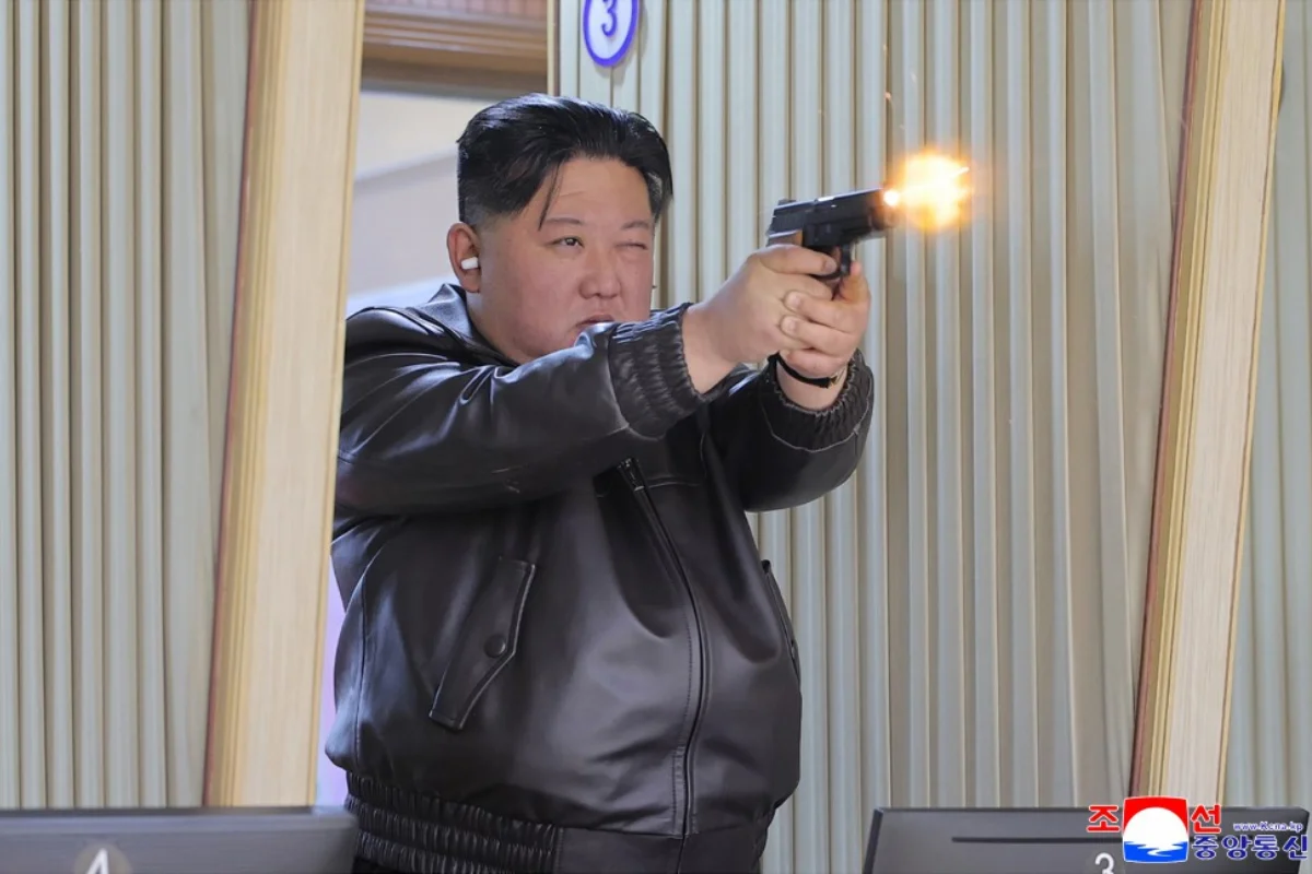 Kim Jong-un e filha visitam fábrica de munições na Coreia do Norte