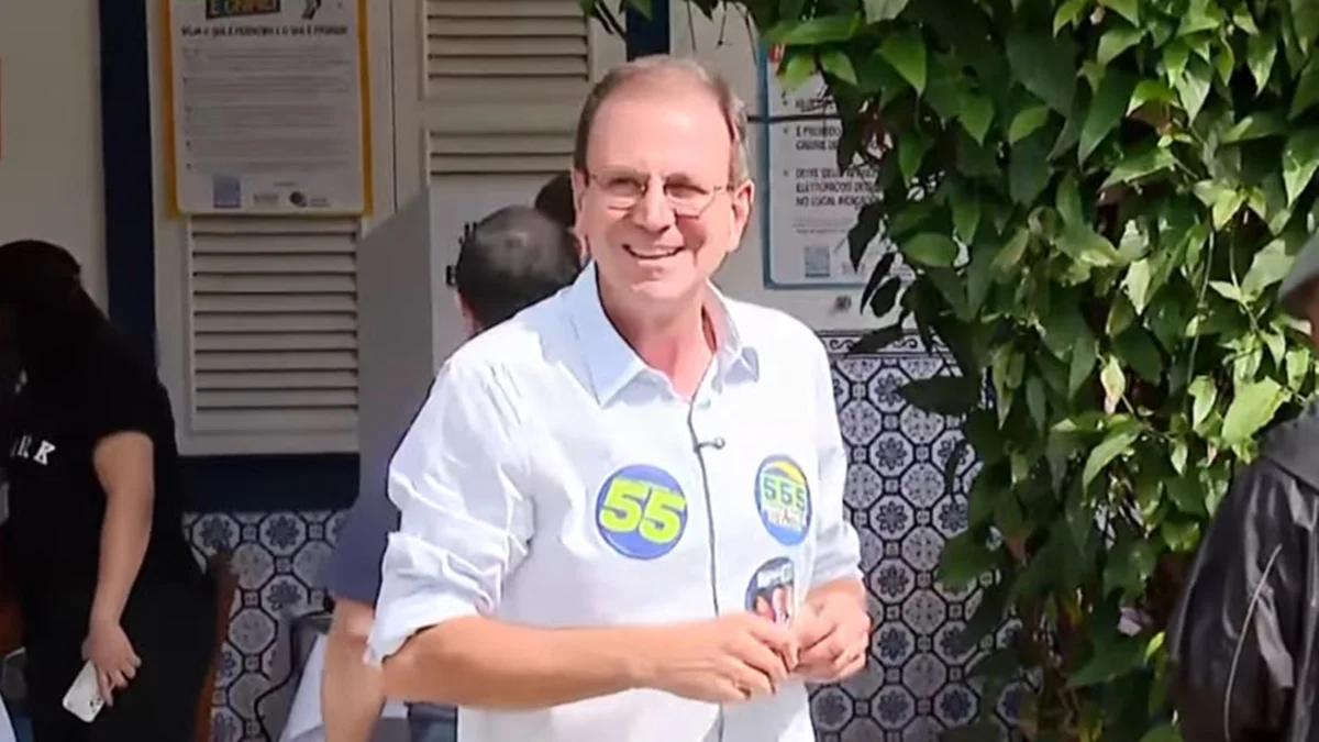 Eleições 2026: candidato pelo PSD, Eduardo Paes vota no Rio e prega mudança