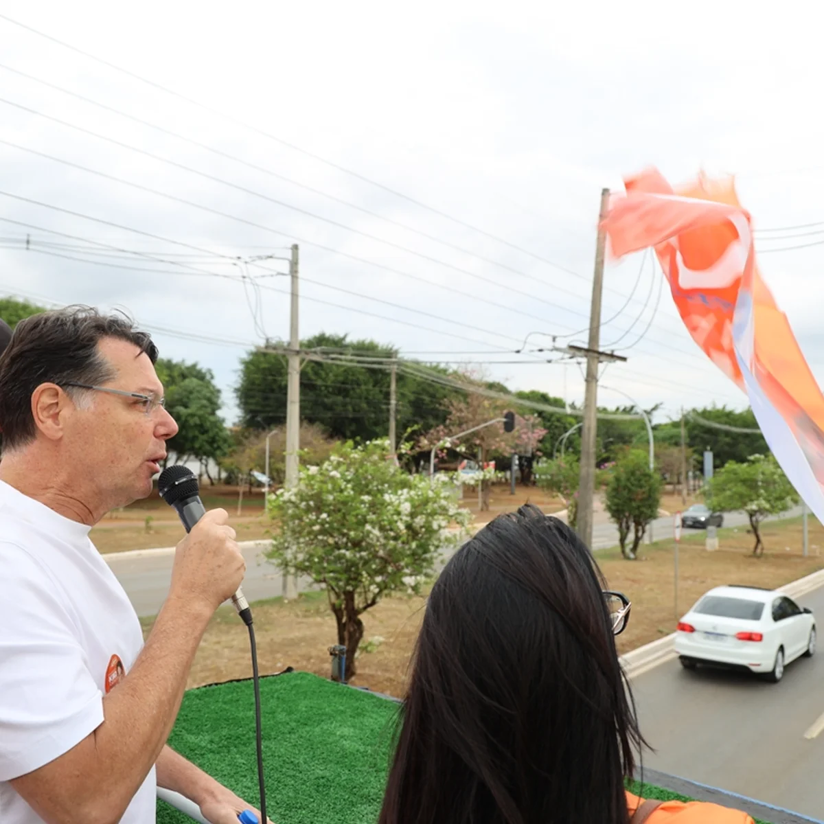Kiko Caputo percorre quatro regiões no DF no último dia de campanha