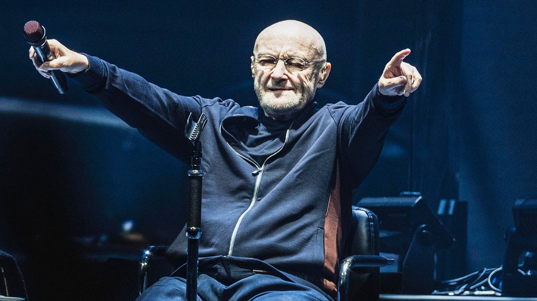Phil Collins fala abertamente sobre falhas no casamento e arrependimentos na vida: 'Arrependo-me de meus casamentos terem desmoronado'