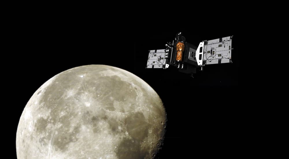 O satélite sul-coreano Danuri é capaz de fotografar as regiões sombreadas da Lua que o LRO não consegue. Créditos: Instituto de Pesquisa Aeroespacial da Coreia (KARI) – taffpixture/Shutterstock