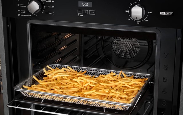 Grades do forno estão imundas? O truque que facilita a limpeza