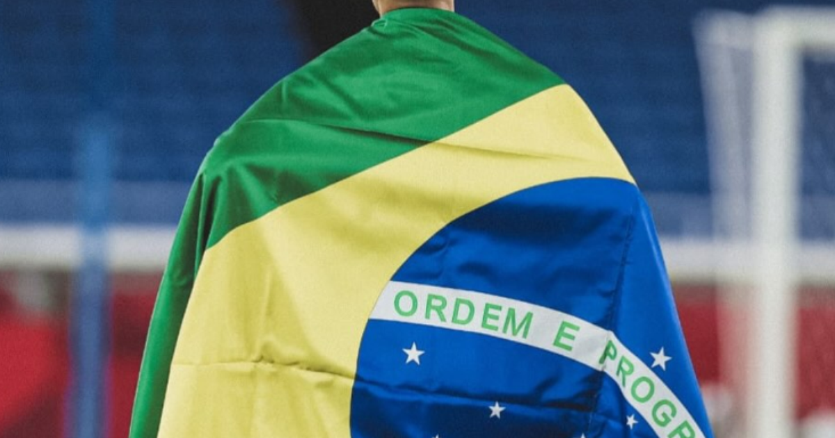 Richarlison faz apelo por voto no segundo turno e diz: 'Nunca me esqueci de onde eu vim'