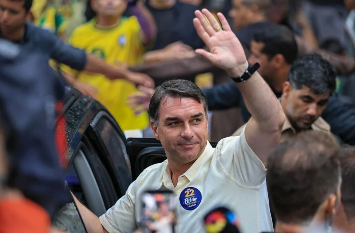 Imagem da matéria: Flávio não vai mais pedir anulação da eleição, dizem aliados e jurídico