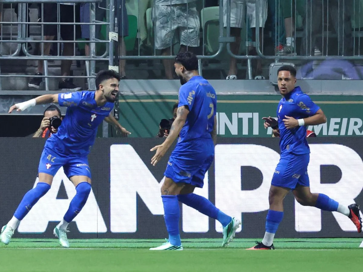 Palmeiras vence Bahia com gol de Flaco e cola na liderança do Brasileirão