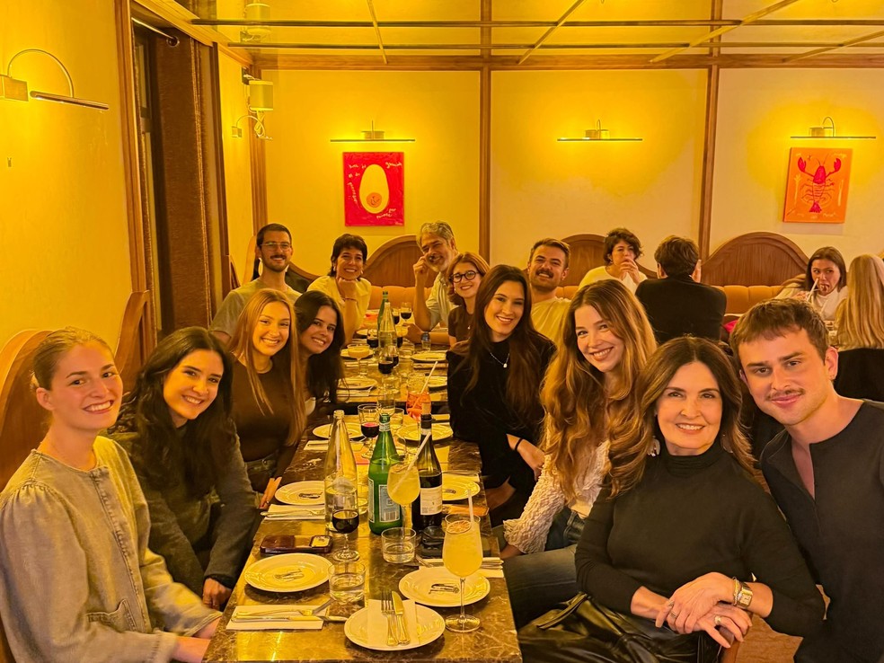 Fátima Bernardes e William Bonner se reencontram no aniversário dos três filhos; veja as fotos