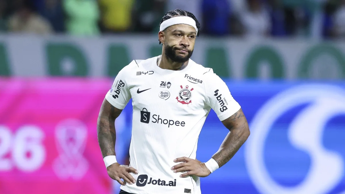 Corinthians informa lesões de Memphis Depay e Gabriel Paulista