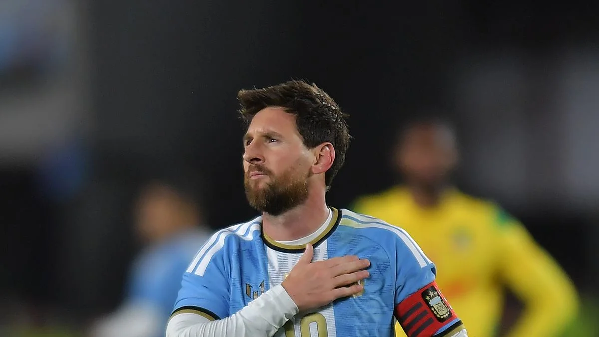 Argentina não poderá aposentar a camisa 10 de Lionel Messi; entenda